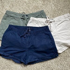 Gap linen short lot size 4